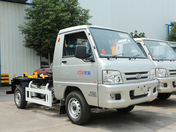 福田馭菱勾臂垃圾車-2方