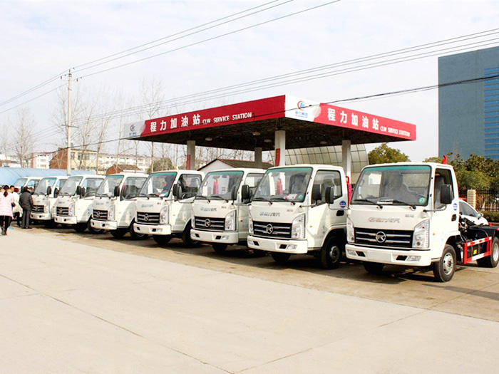 凱馬勾臂垃圾車(chē)-4方