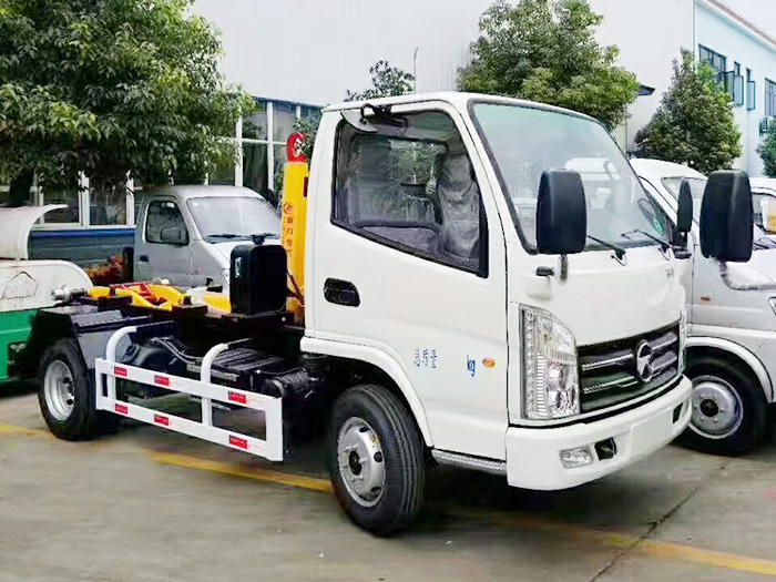 凱馬勾臂垃圾車(chē)-4方