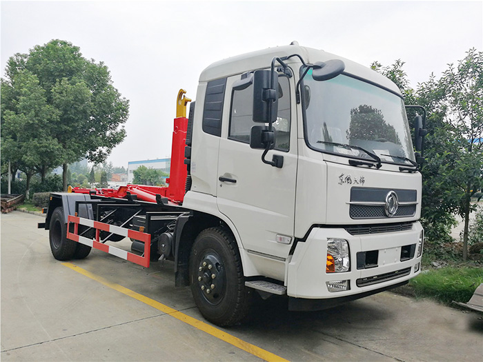 東風(fēng)天錦勾臂垃圾車-12方