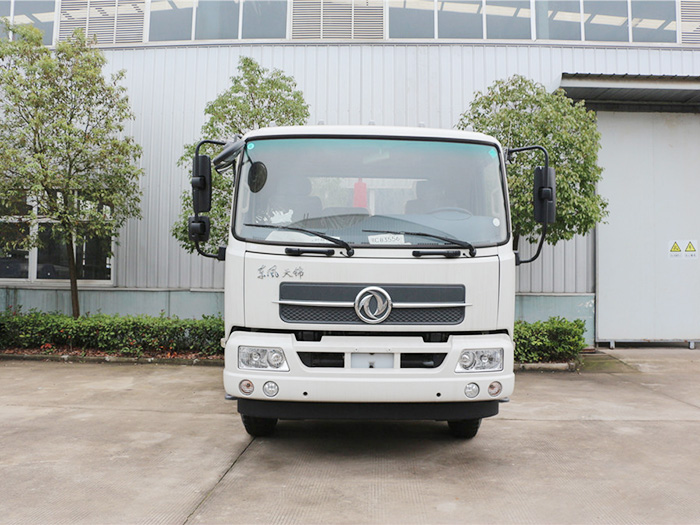 東風(fēng)天錦勾臂垃圾車-12方