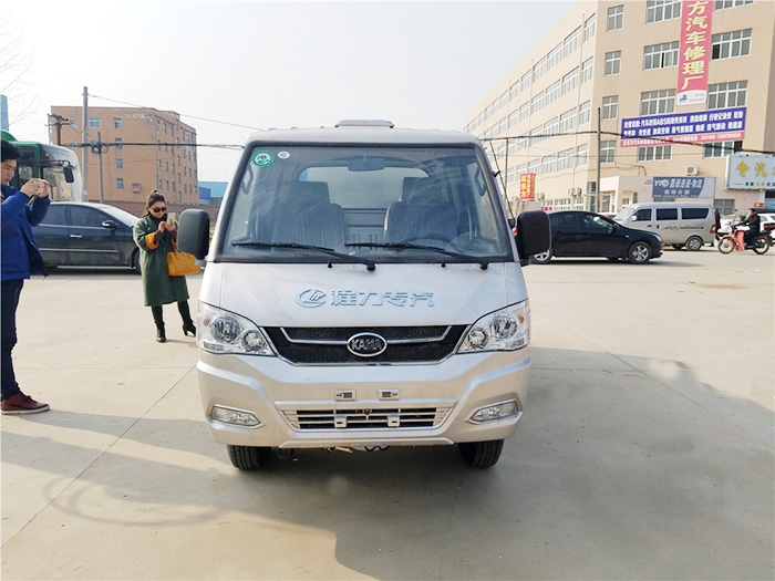凱馬掛桶垃圾車-2方