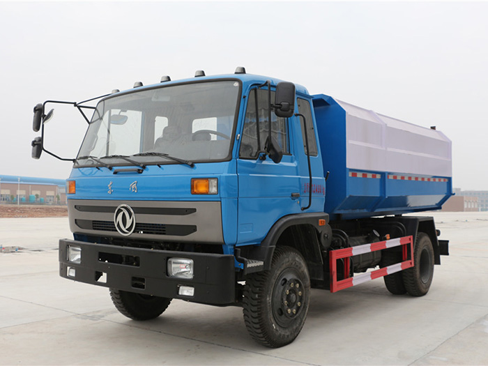 東風(fēng)145掛桶垃圾車-12方