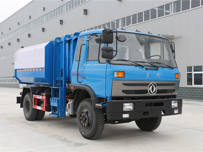 東風(fēng)145掛桶垃圾車-12方