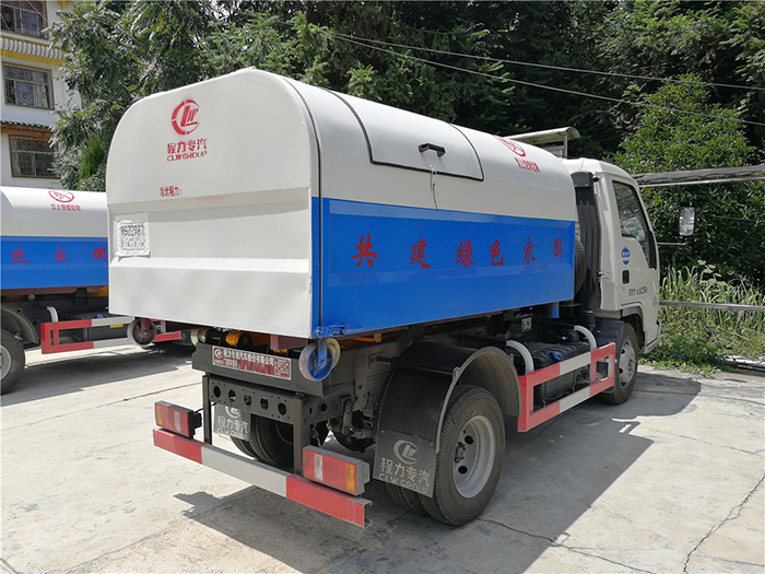 4方移動式垃圾箱車