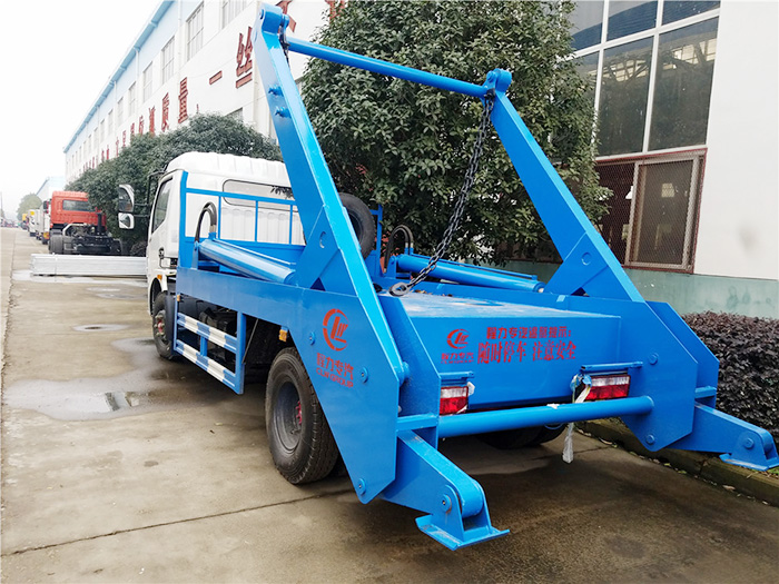 大多利卡擺臂垃圾車-8方