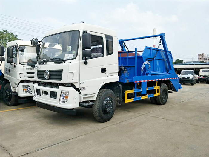 東風(fēng)專底擺臂垃圾車-10方