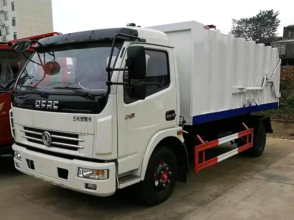 東風(fēng)大多利卡對(duì)接式垃圾車(chē)