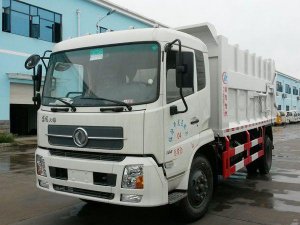東風(fēng)天錦對接式垃圾車