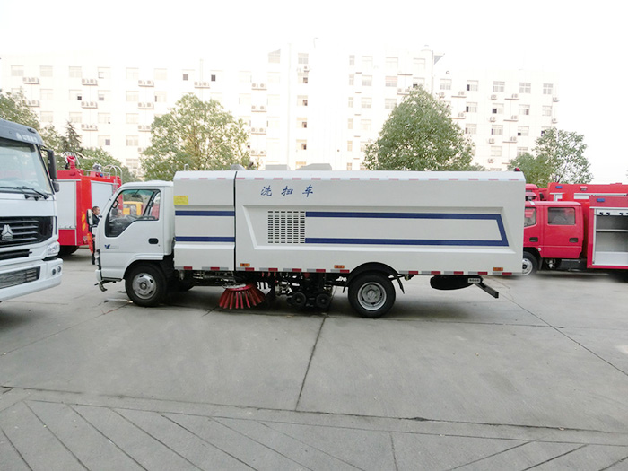 五十鈴洗掃車