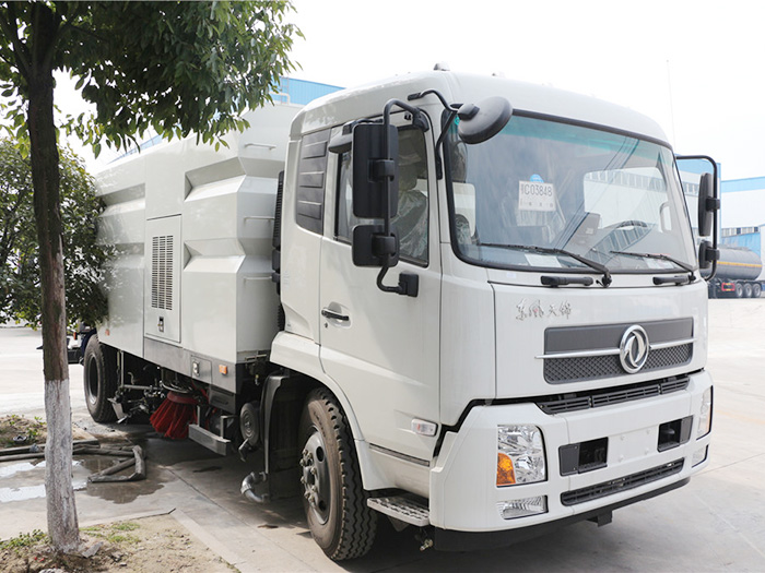東風(fēng)天錦洗掃車