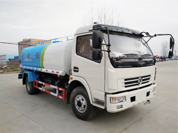 東風(fēng)多利卡灑水車-9.5方