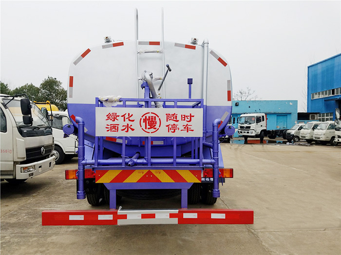 東風(fēng)創(chuàng)普灑水車-12方
