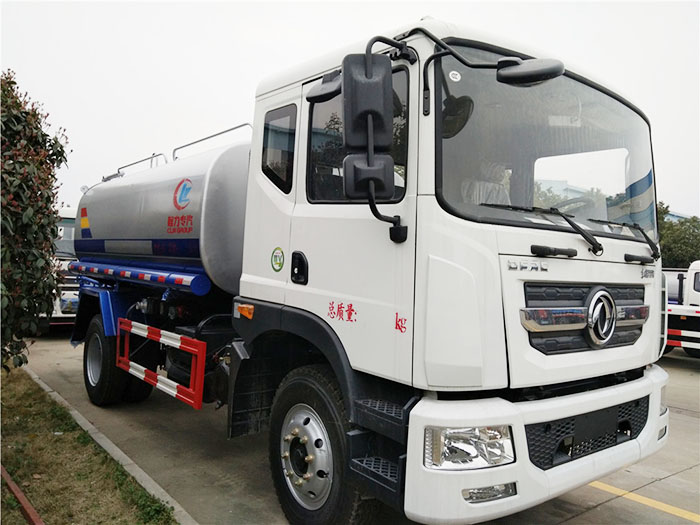 東風(fēng)多利卡D9灑水車-12方