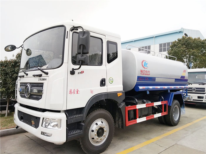 東風(fēng)多利卡D9灑水車-12方