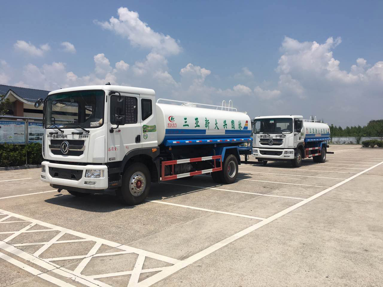 東風(fēng)新款灑水車D9-15方