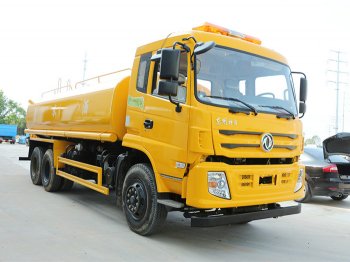 東風(fēng)特商灑水車-20方