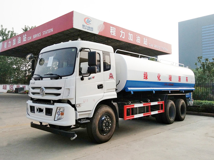 東風(fēng)御龍灑水車-20方