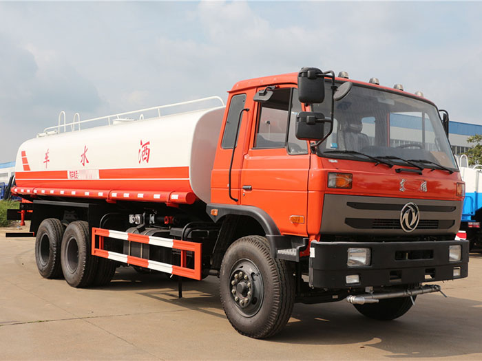 東風(fēng)后八輪老款灑水車-20方