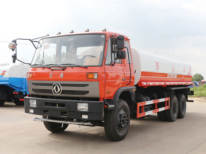 東風(fēng)后八輪老款灑水車-20方