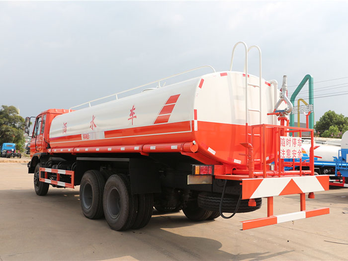 東風(fēng)后八輪老款灑水車-20方