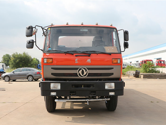 東風(fēng)后八輪老款灑水車-20方