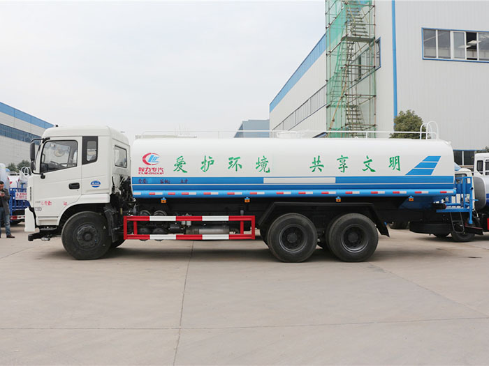 東風(fēng)后八輪新款灑水車-20方