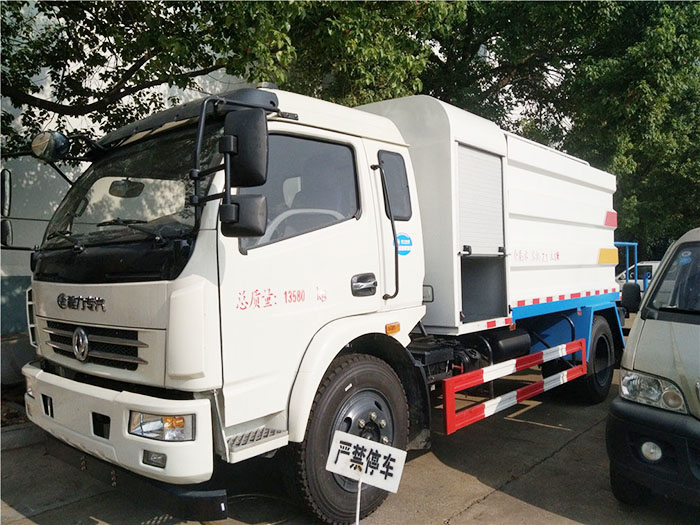 大多利卡多功能抑塵車-7方