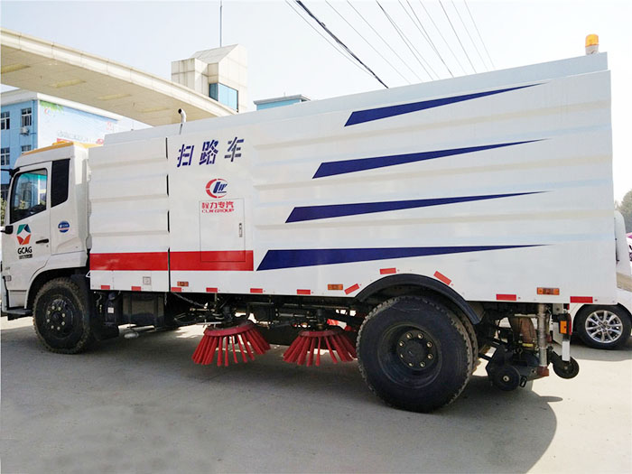 東風(fēng)天錦掃路車