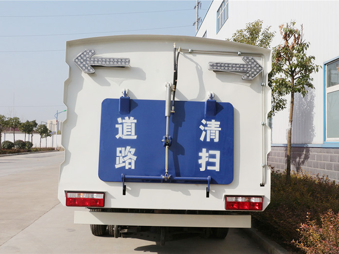 東風大多利卡掃路車
