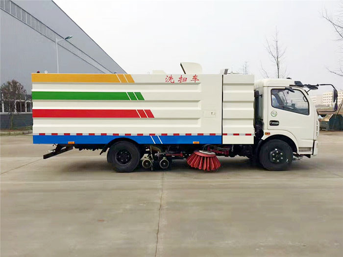 東風(fēng)多利卡洗掃車