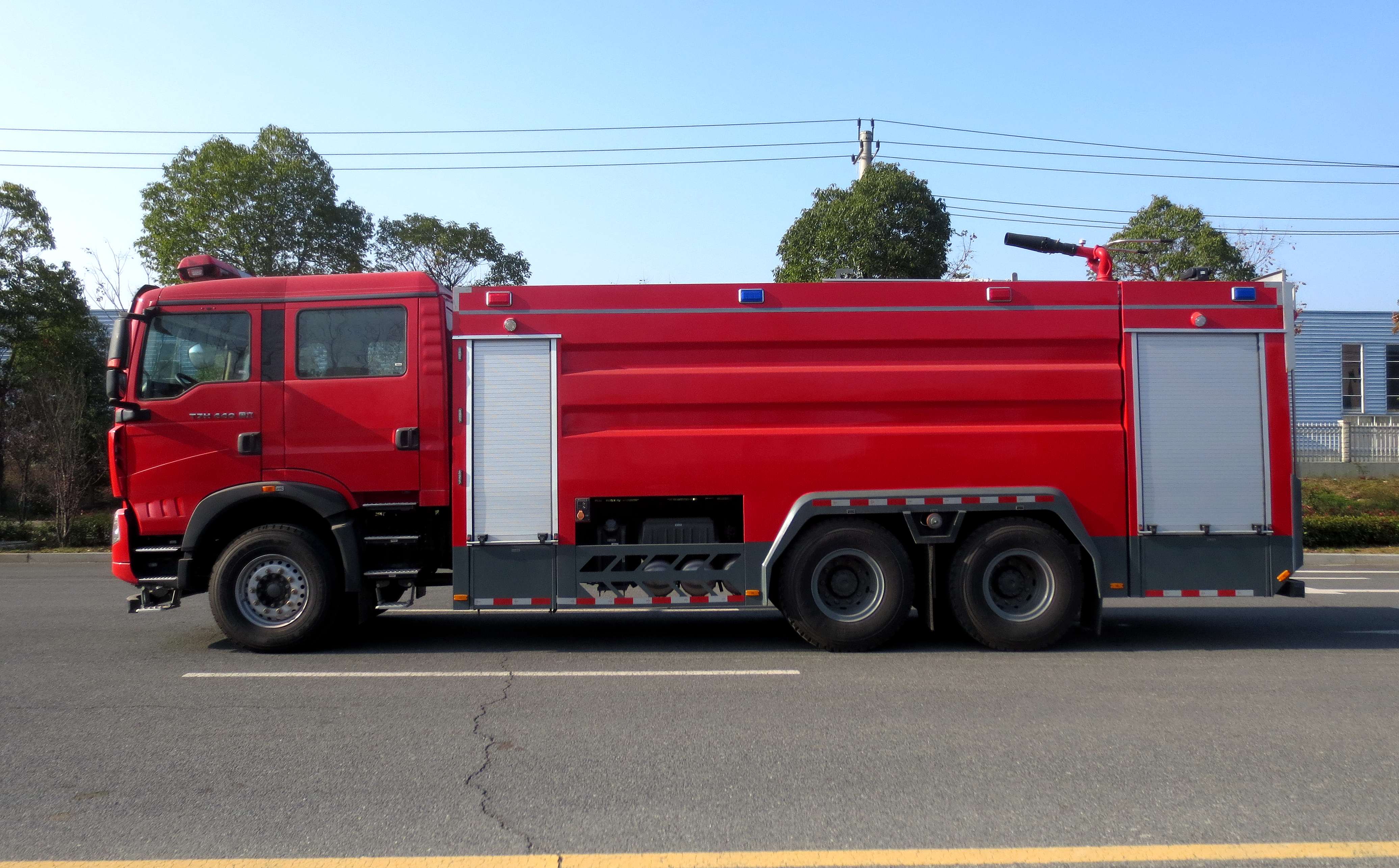 豪沃16噸消防車(chē)