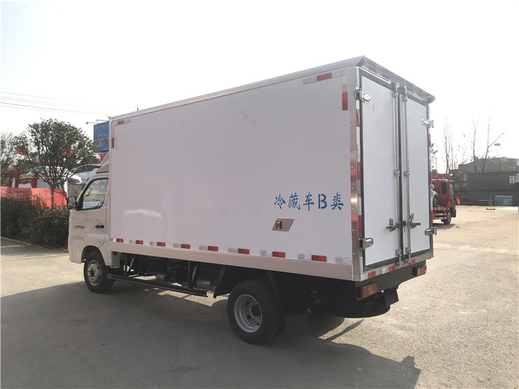 國(guó)六 福田祥菱M（3.7米冷藏車(chē)）