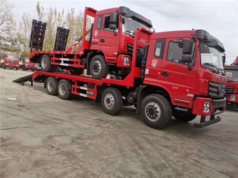 東風(fēng)D17后八輪平板車