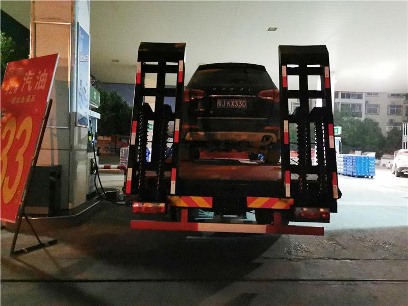 東風D3單橋平板車