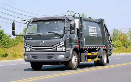 東風(fēng)多利卡8方壓縮式垃圾車