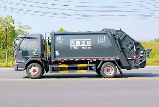 東風(fēng)多利卡8方壓縮式垃圾車