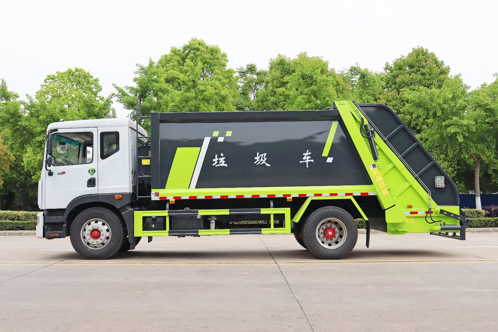 東風D9系列壓縮式垃圾車