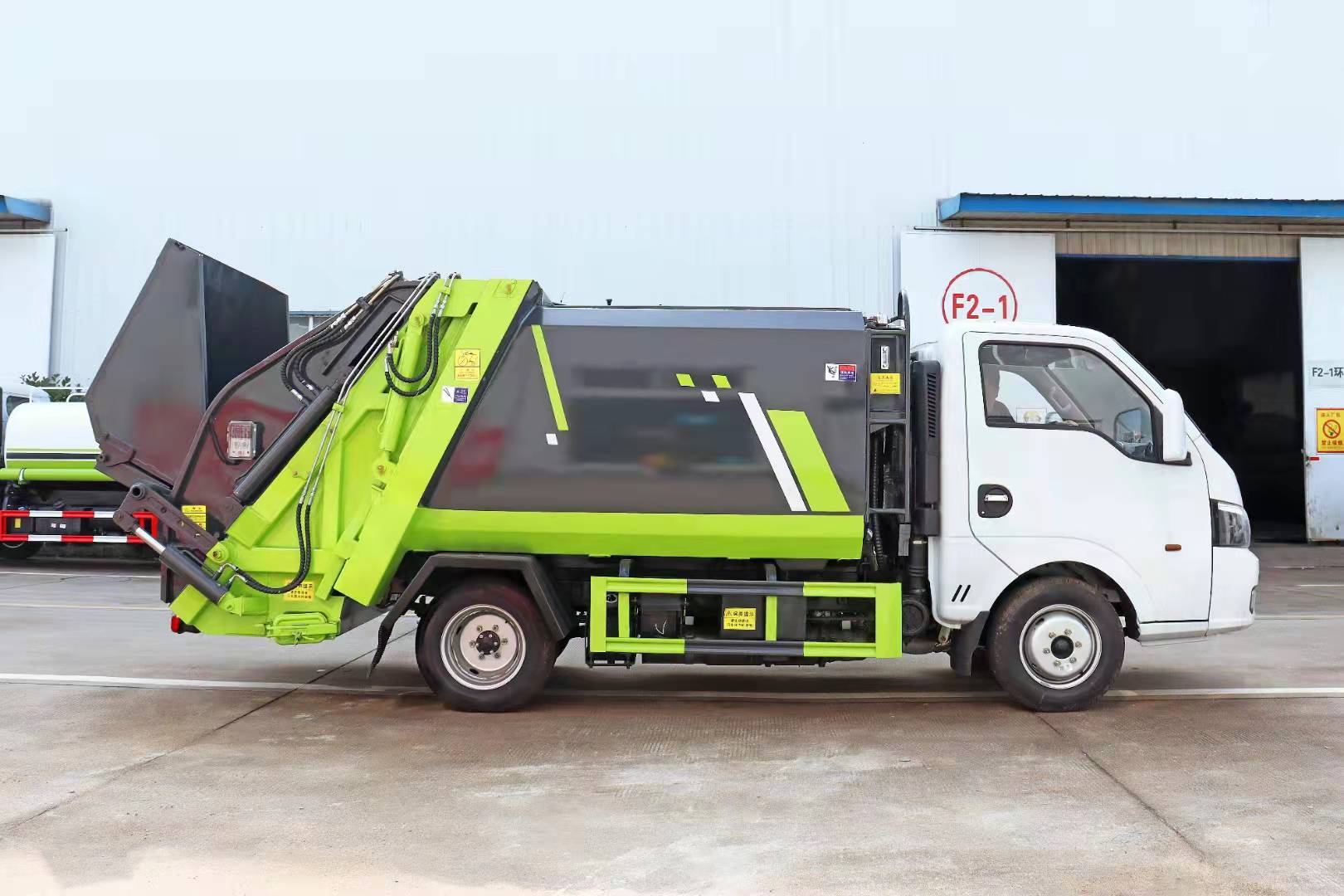 東風(fēng)途逸藍牌壓縮垃圾車