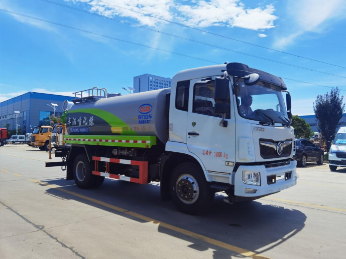 東風(fēng)多利卡12立方灑水車