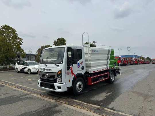 東風(fēng)消毒灑水車