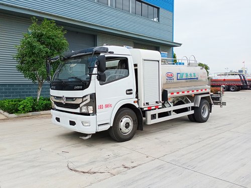 東風(fēng)5方純電動(dòng)灑水車(chē)