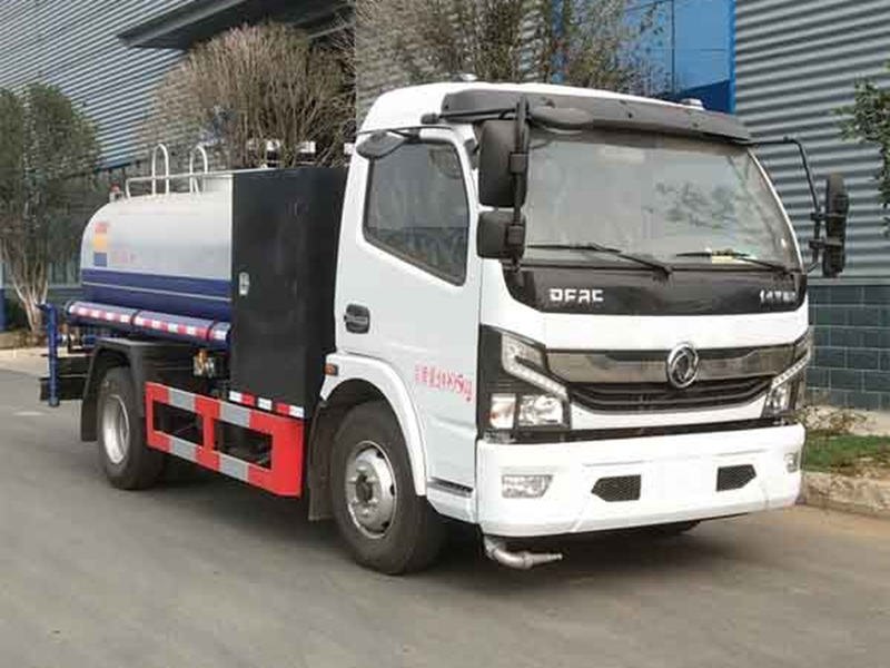 東風多利卡4.5方純電動灑水車