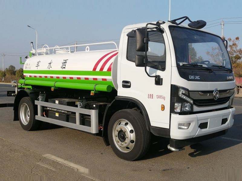 東風(fēng)多利卡6.7方電動灑水車
