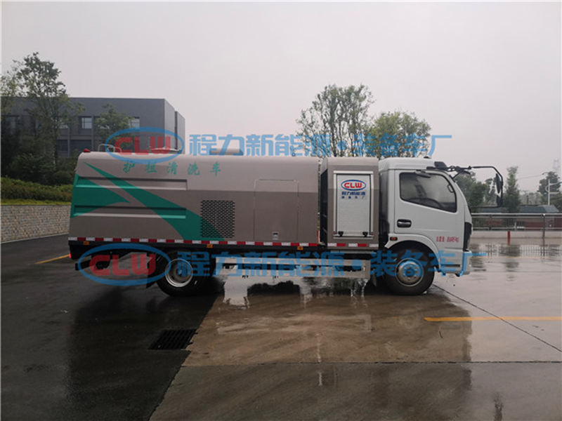東風(fēng)4方純電動護欄清洗車