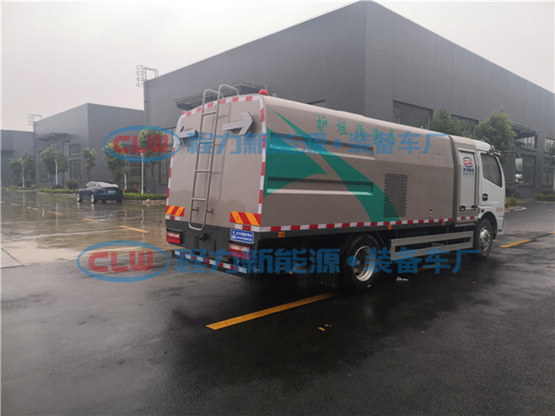 東風(fēng)4方純電動護欄清洗車