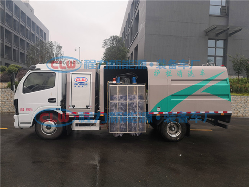 東風(fēng)4方純電動護欄清洗車